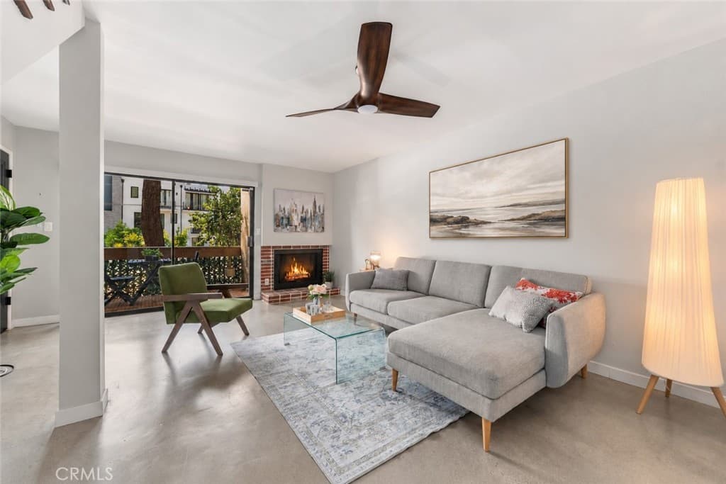 15207 Magnolia Boulevard 119