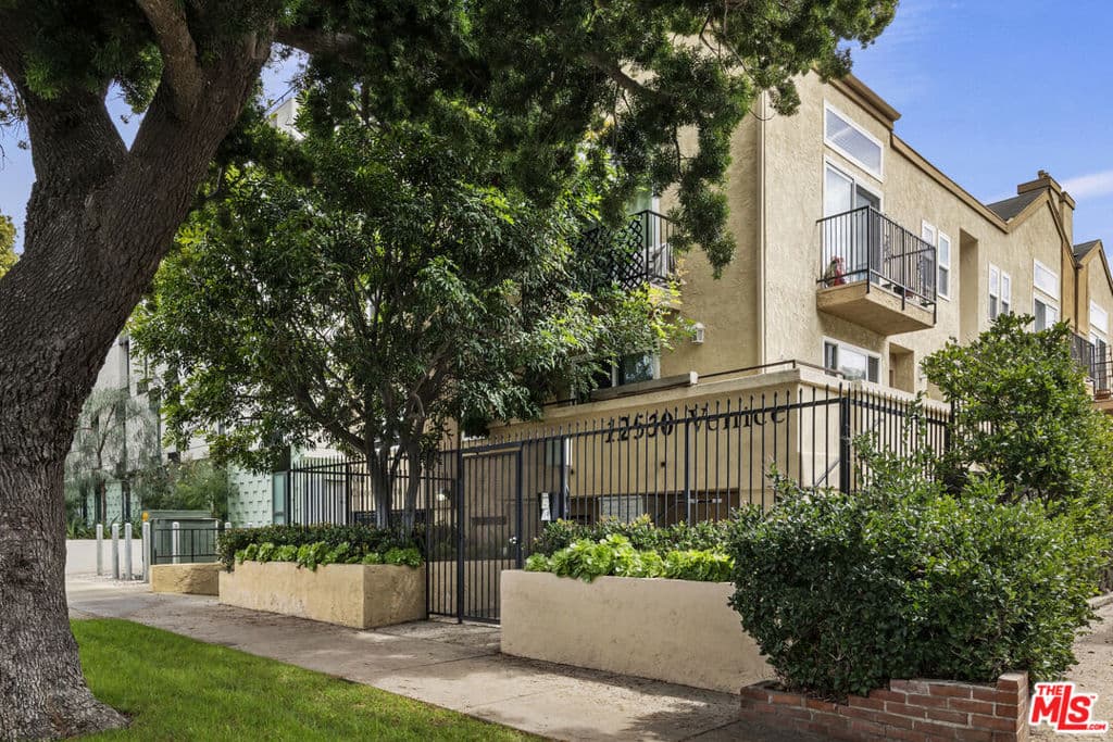 12530 Venice Boulevard 3