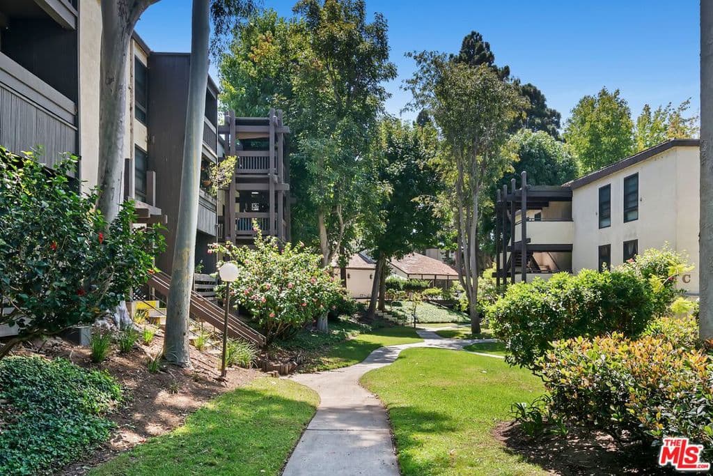 7742 Redlands Street D1046
