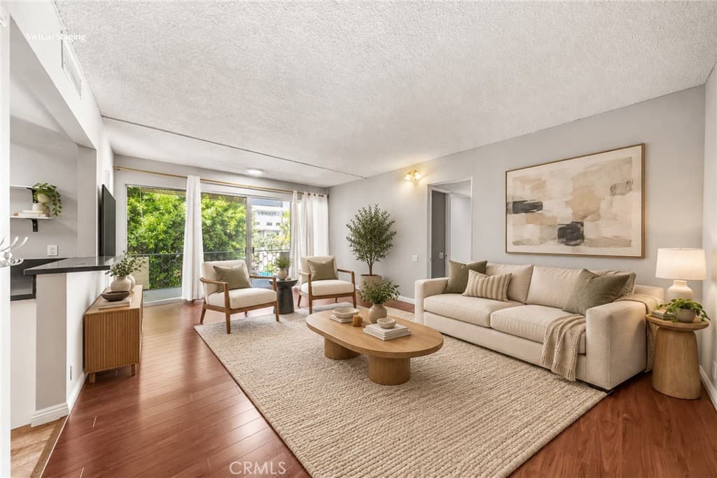 985 E California 306