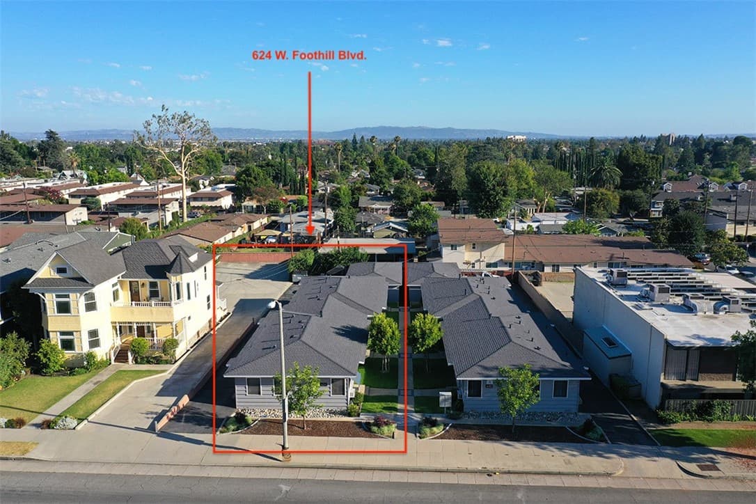 624 W Foothill