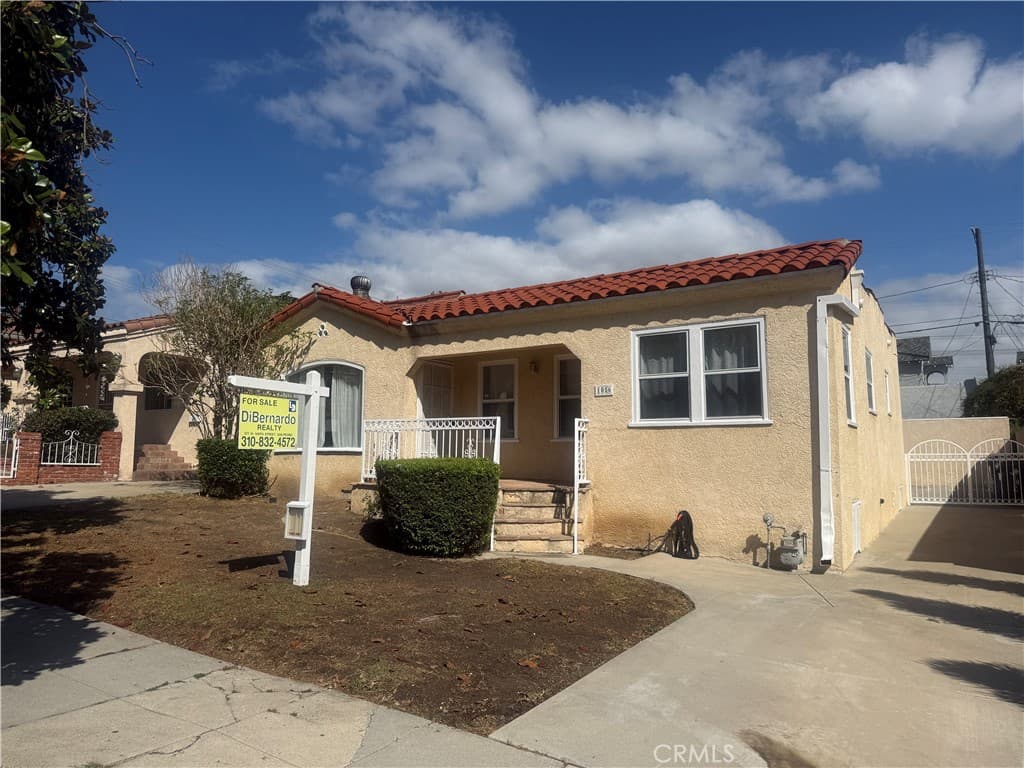 1056 W 8th Street W