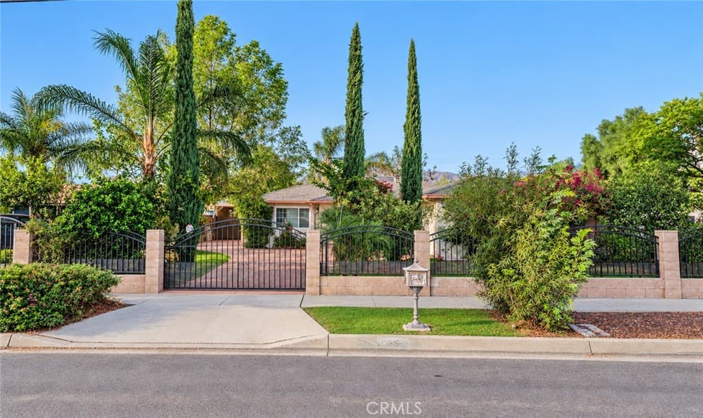 27150 Cypress
