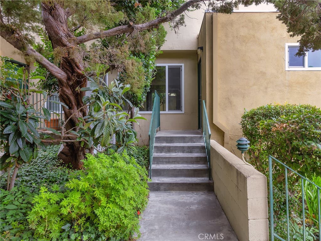 11138 Aqua Vista Street 18