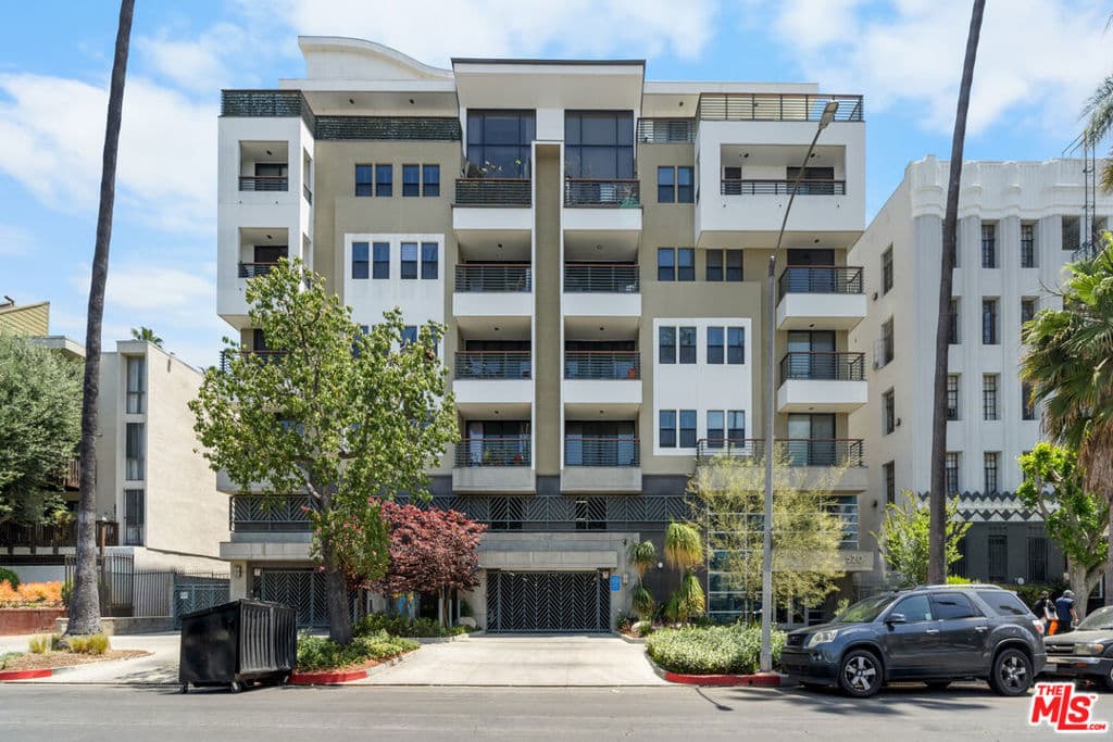 520 S Kingsley Drive PH1