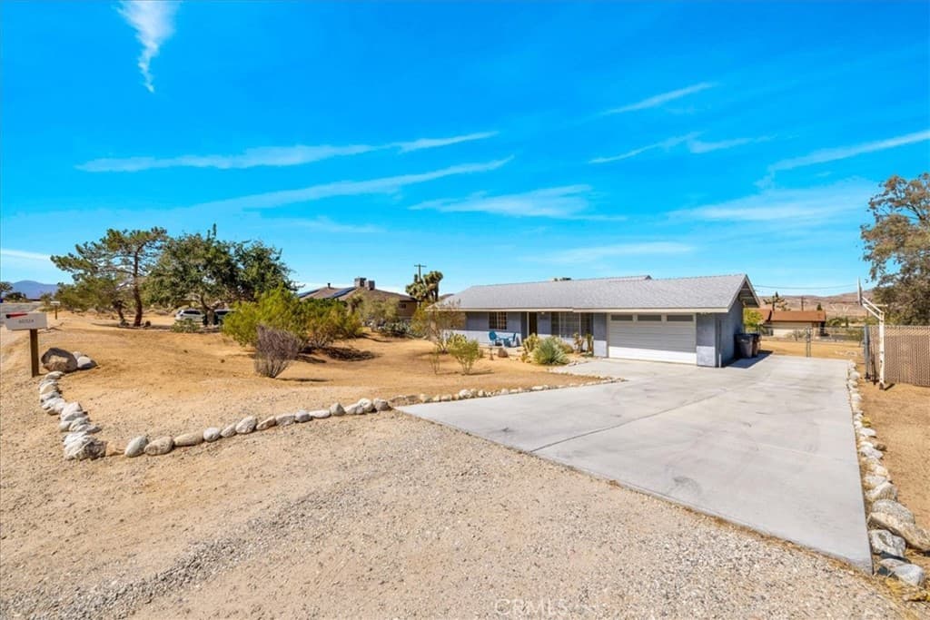 60324 La Mirada Trail