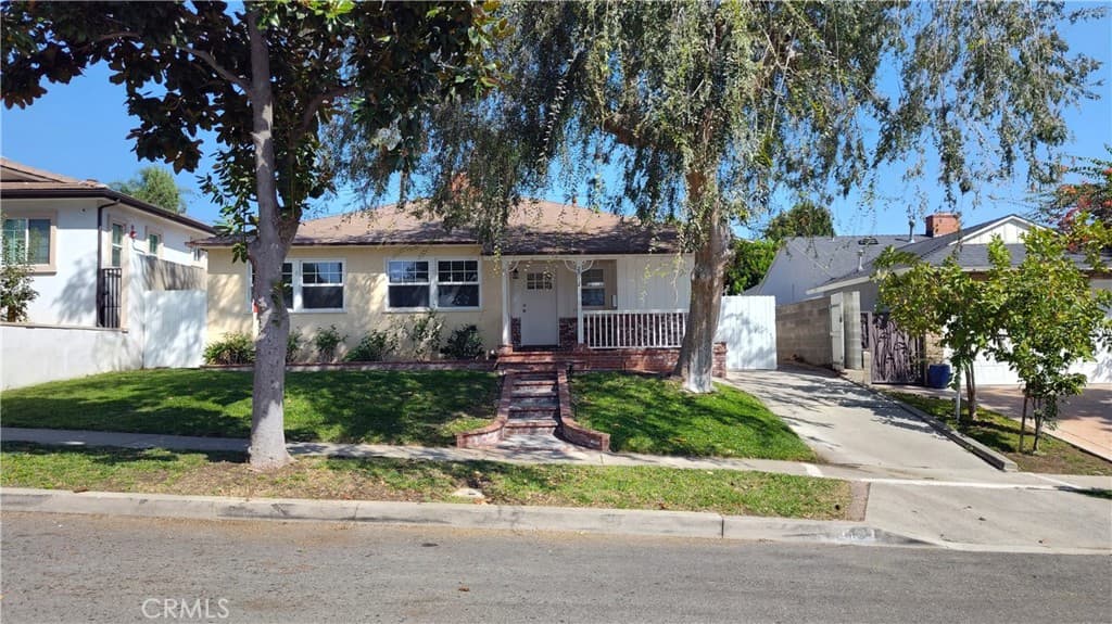 2812 N Myers
