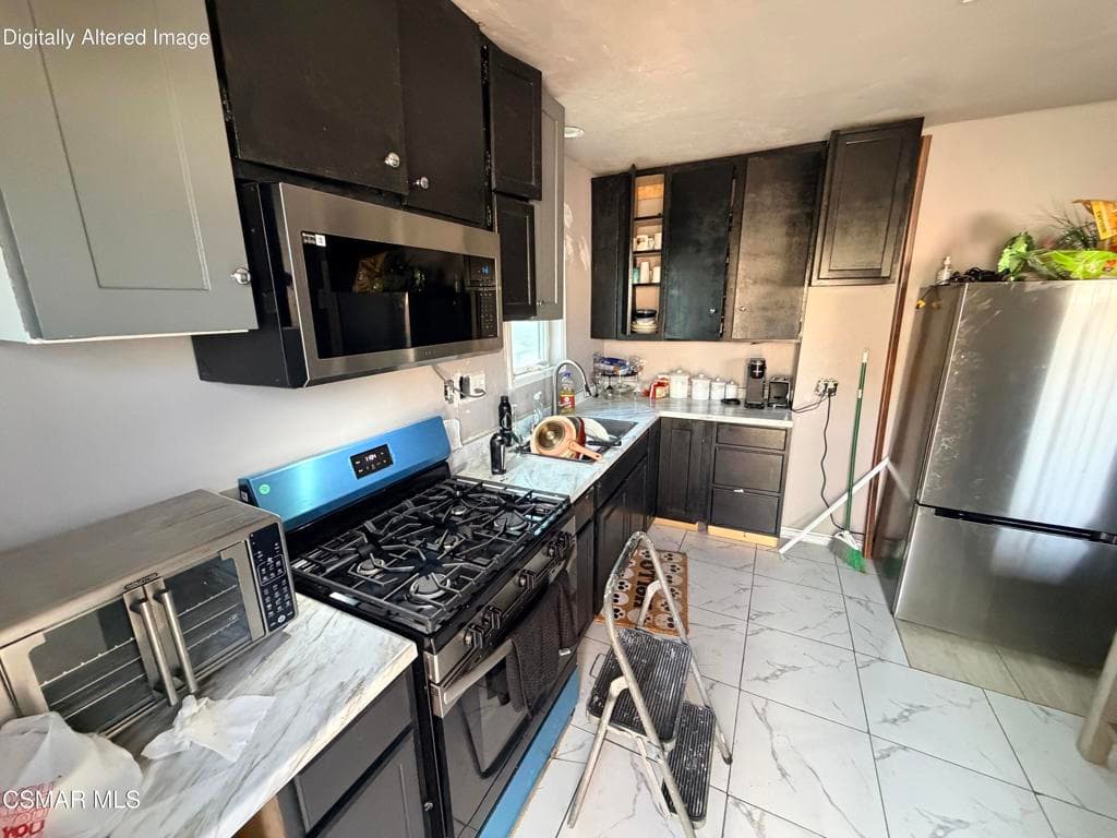 1427 W 90th Place