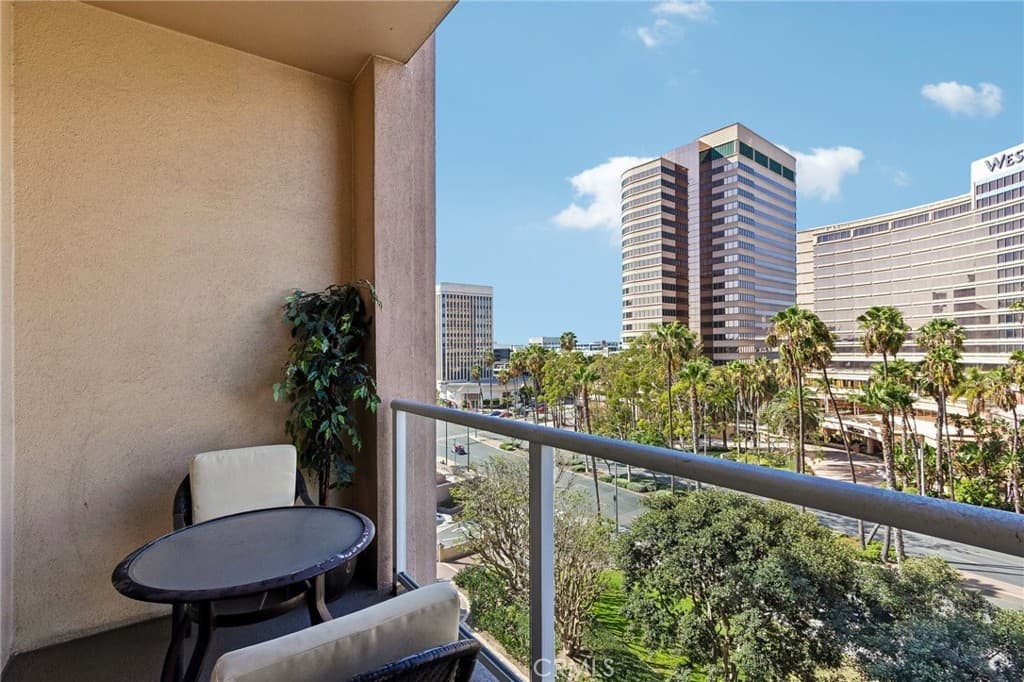388 E Ocean Boulevard 709