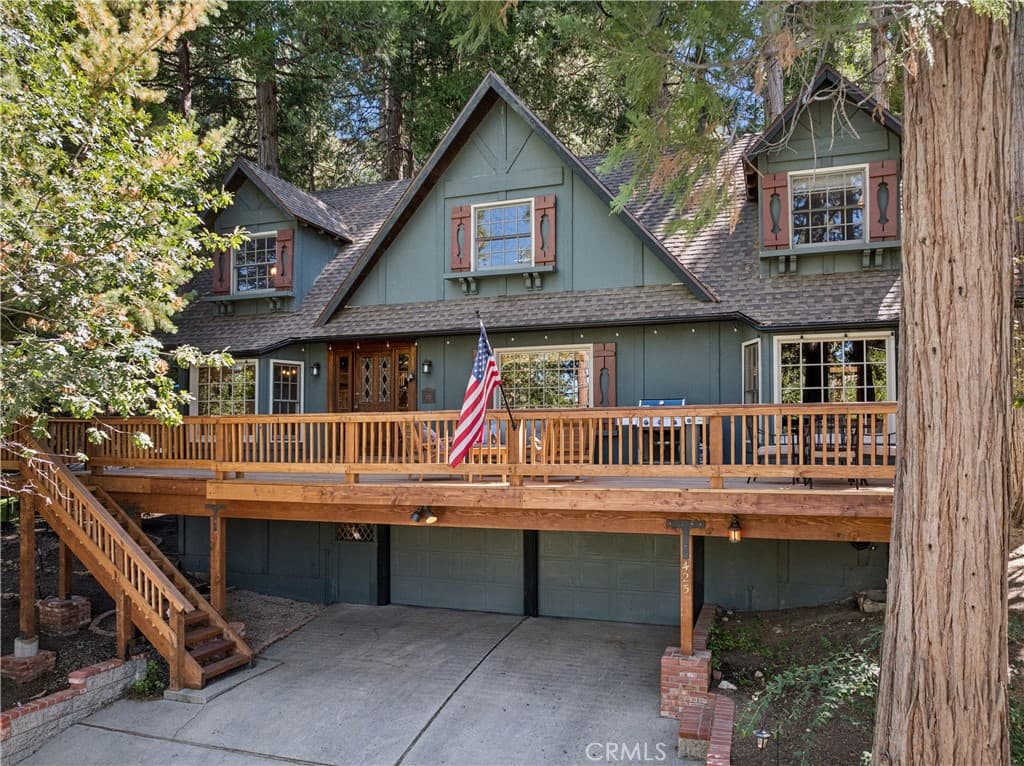 425 Golf Course Way