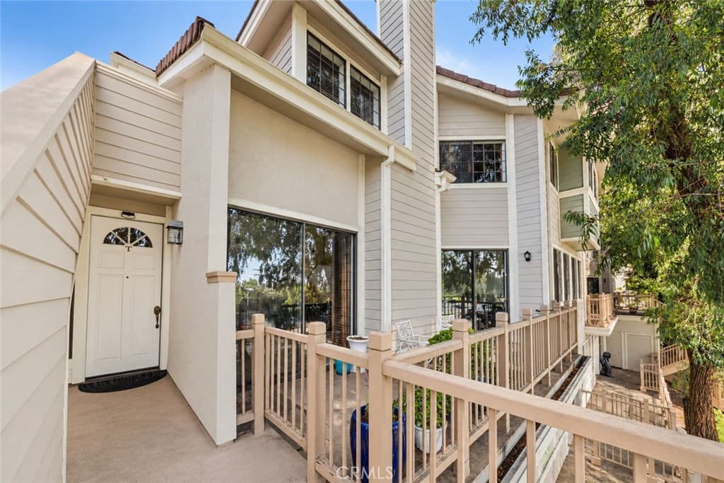 2551 Plaza Del Amo