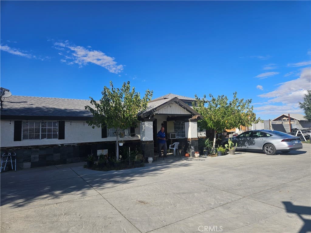 11313 E Avenue R8