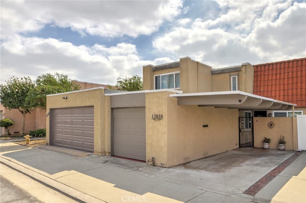 13050 Thoroughbred Way