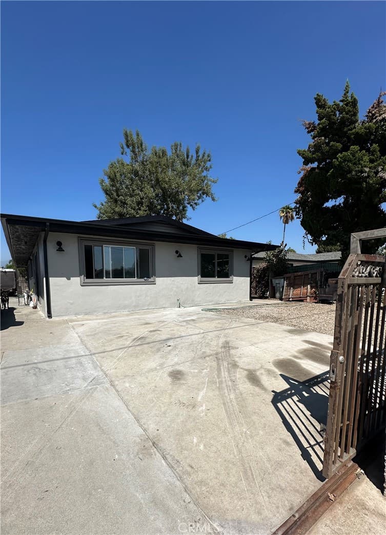 1684 W 8th