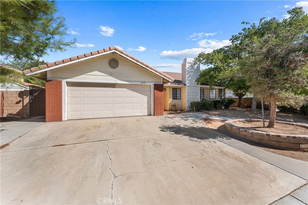 2427 Oakcrest