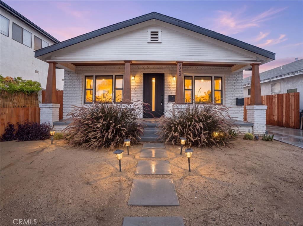 2342 S Cochran
