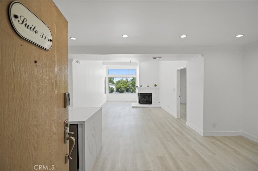 7800 Topanga Canyon Boulevard 313