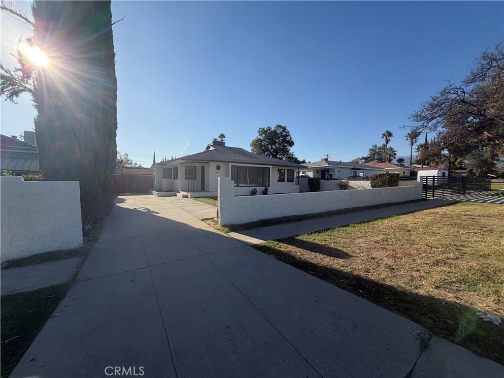 2764 Valencia Avenue