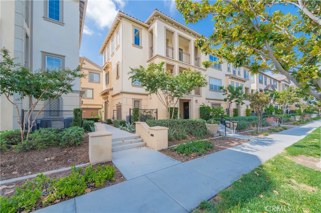 8255 Garden Park