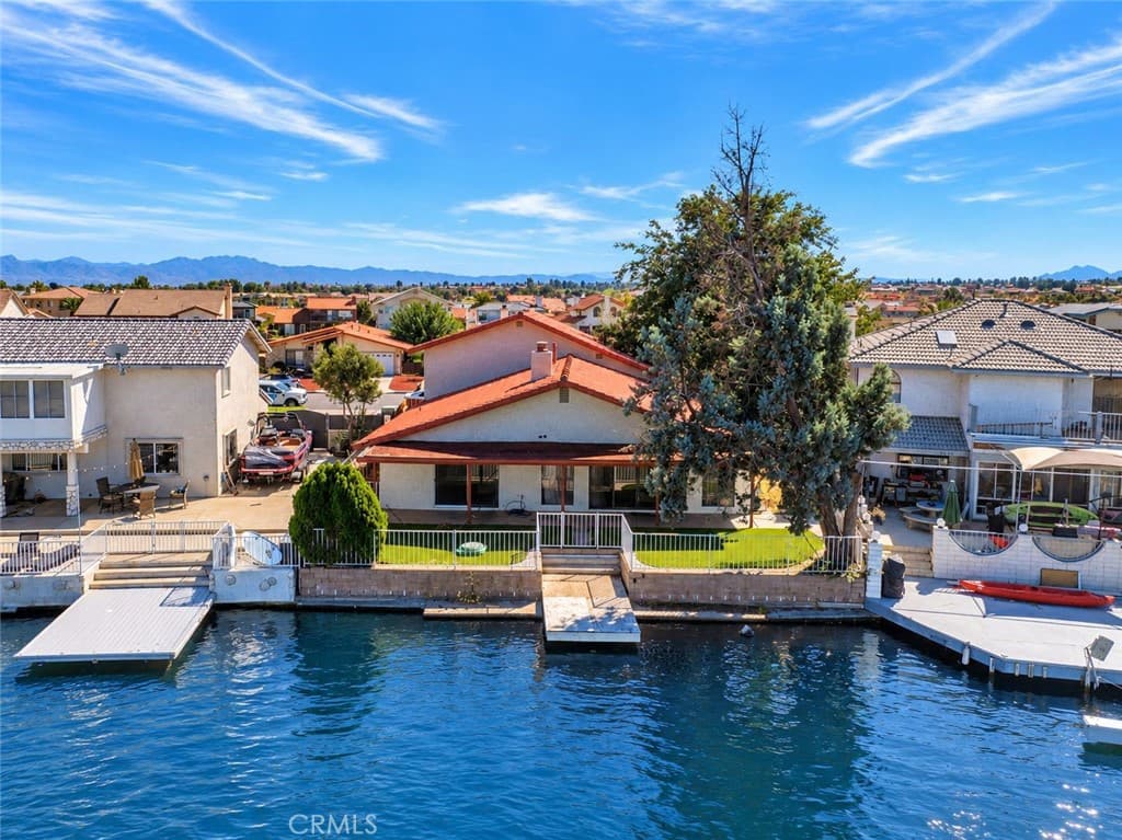 18262 Harbor