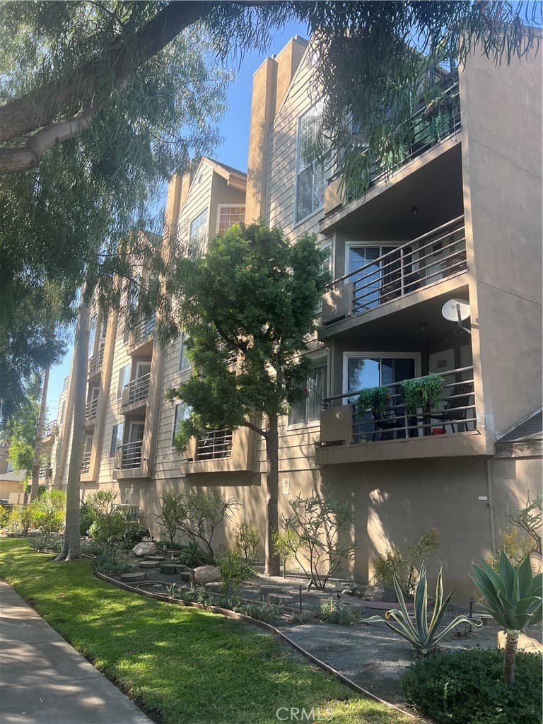 707 W 4th 7