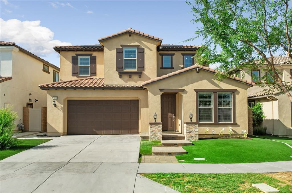 3121 E Silver Sky Drive