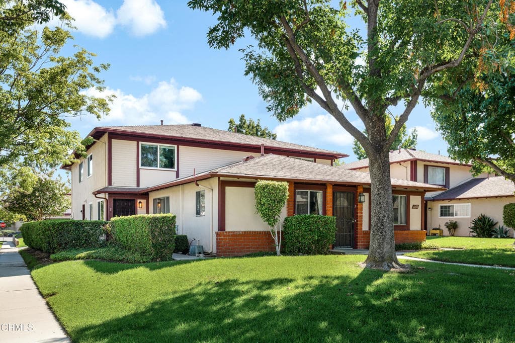 1102 W Calle Del Sol 3