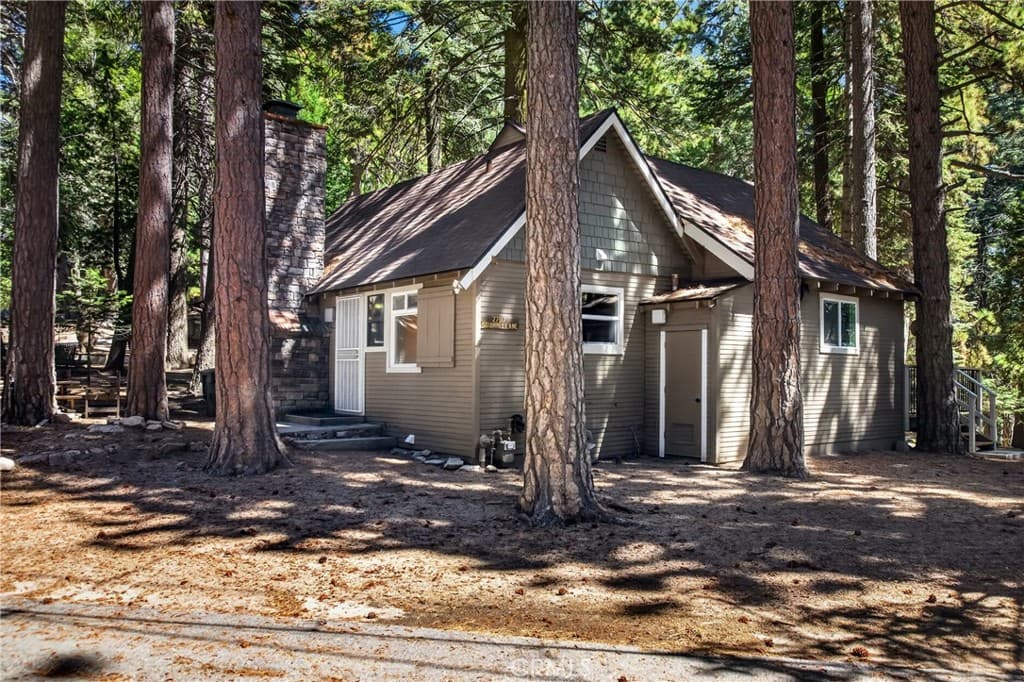 27917 Squirrel Lane