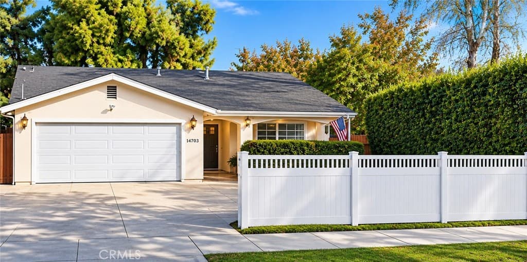 14703 Archwood