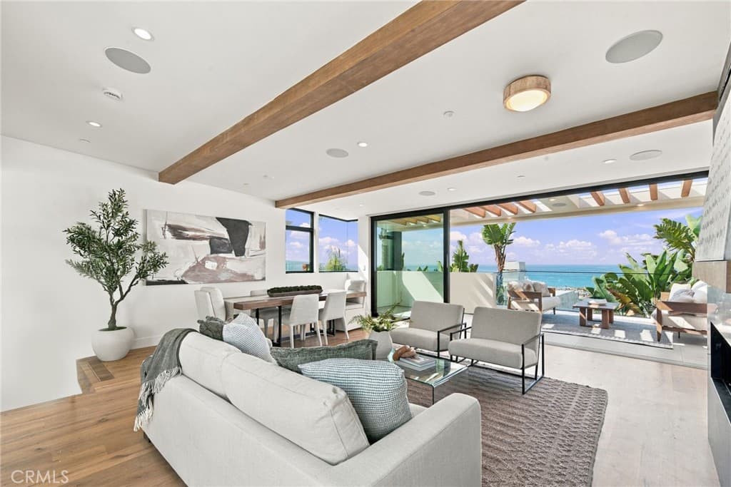 2451 Silverstrand