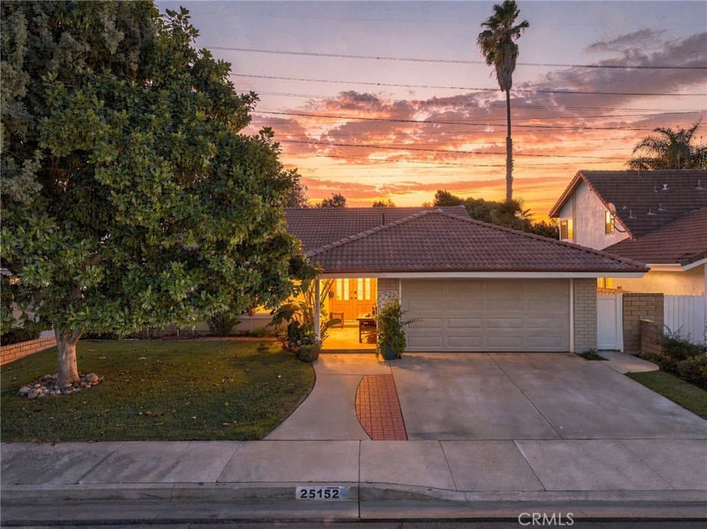 25152 Avenida Rotella