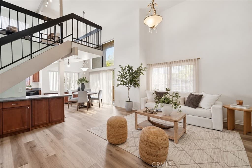 18433 Hatteras 507