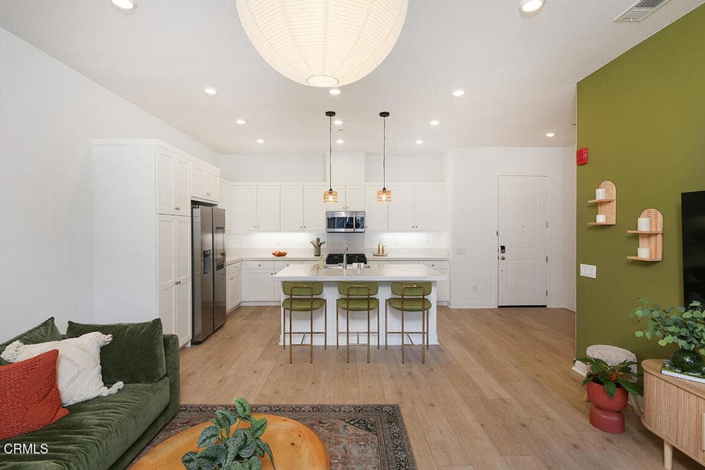 27212 Diamond Peak Lane 301
