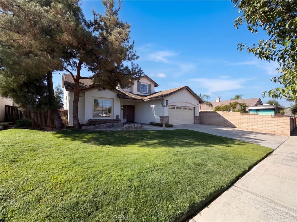 33825 Glenoaks