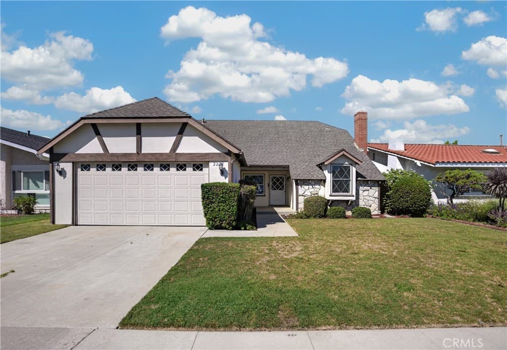 2237 W 231st