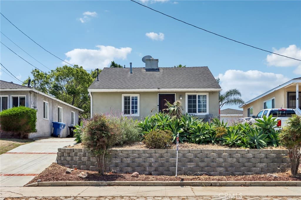 1534 W 213th