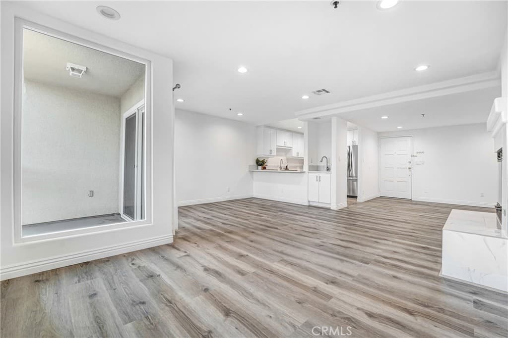 335 S Sierra Madre 203B