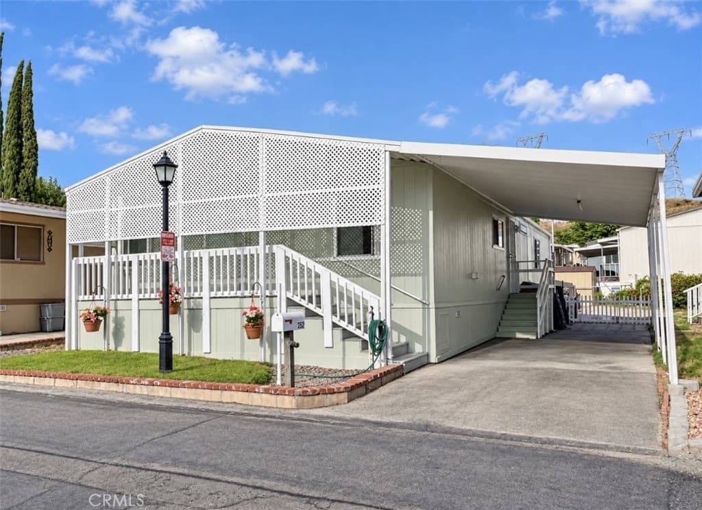 29021 Bouquet Canyon Road 252