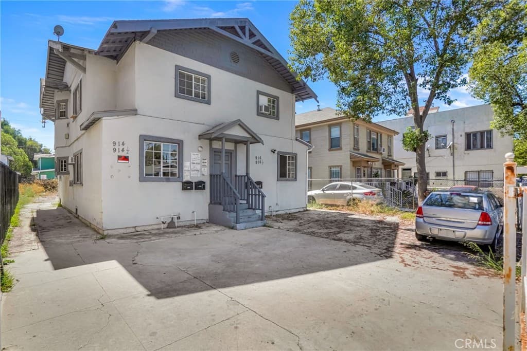 914 W 41st