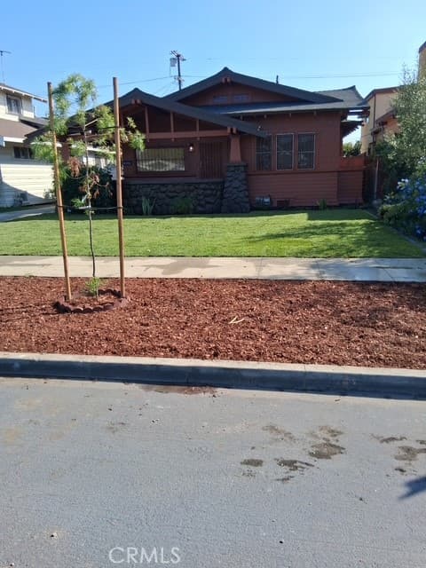 1842 W 43rd Place