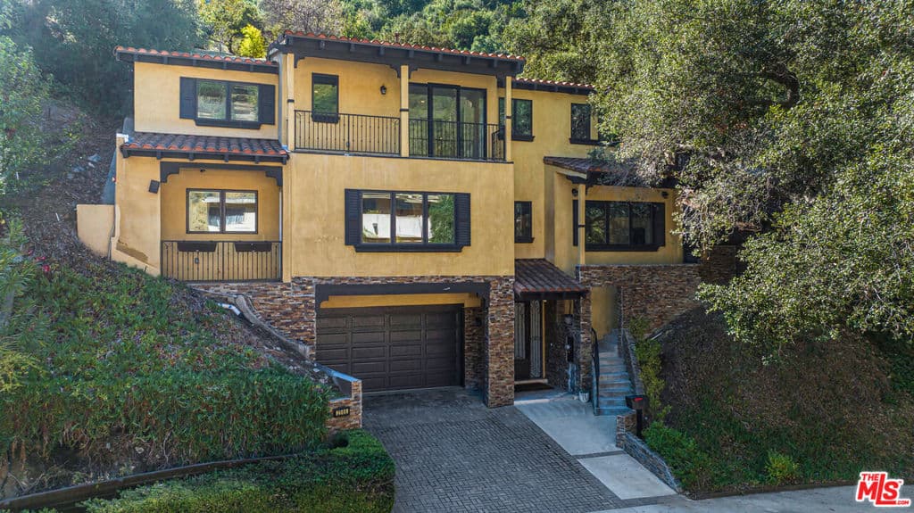 2566 E Chevy Chase Drive
