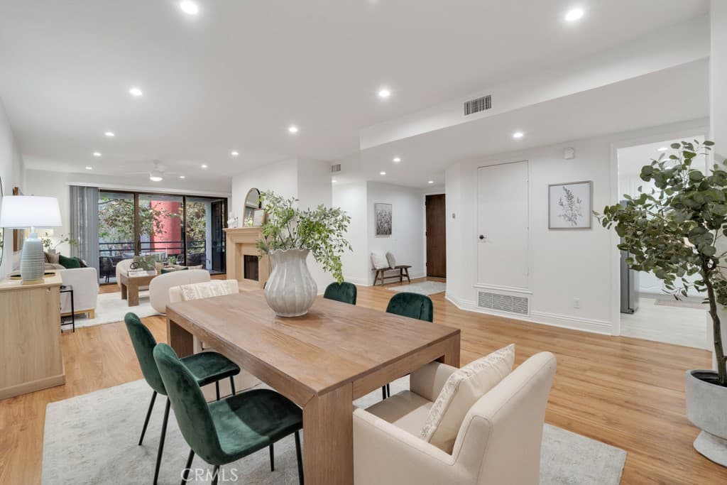 4792 Park Encino Lane 102