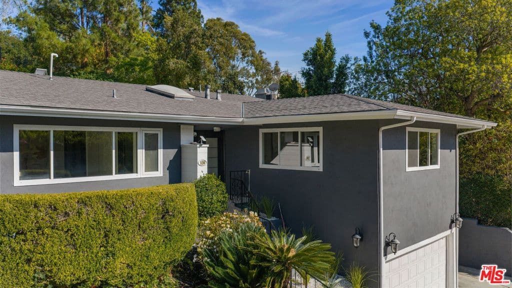 126 N Thurston Avenue