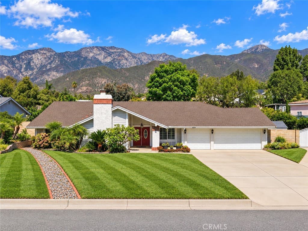 8554 Hillside