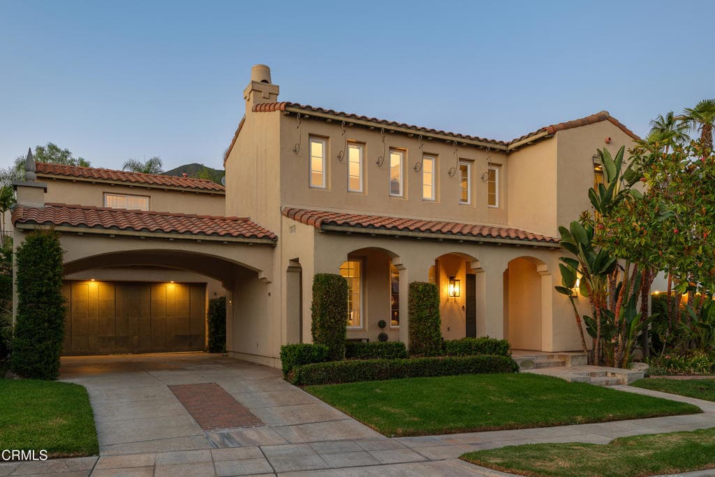 813 W Gabrielino Court