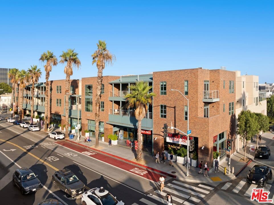 2300 Wilshire Blvd 201