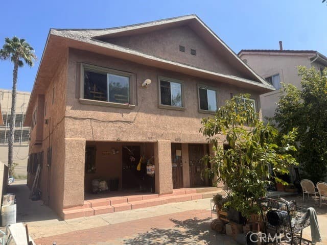 811 W 40th