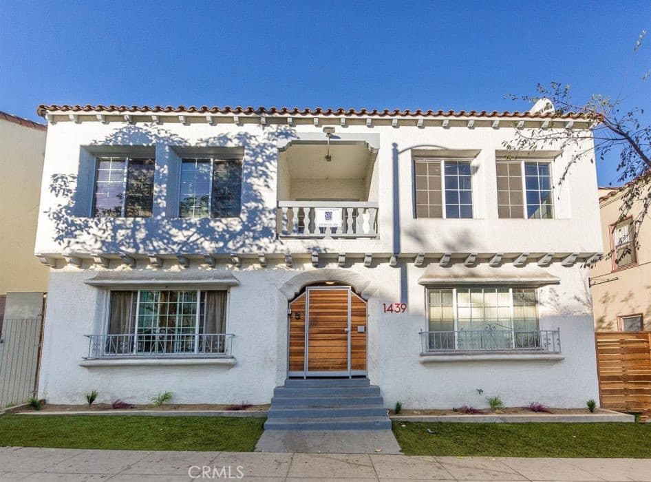 1439 Cedar