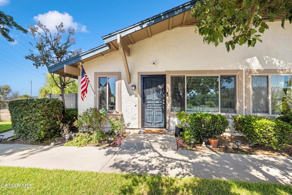 1659 E Avenida De Las Flores