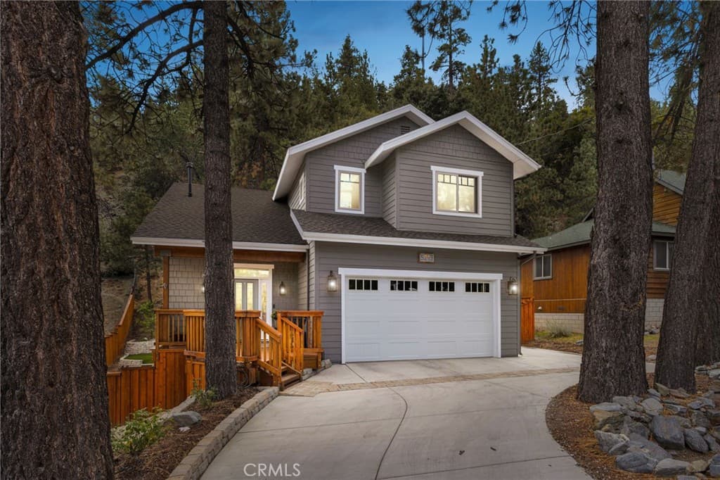 5213 E Canyon